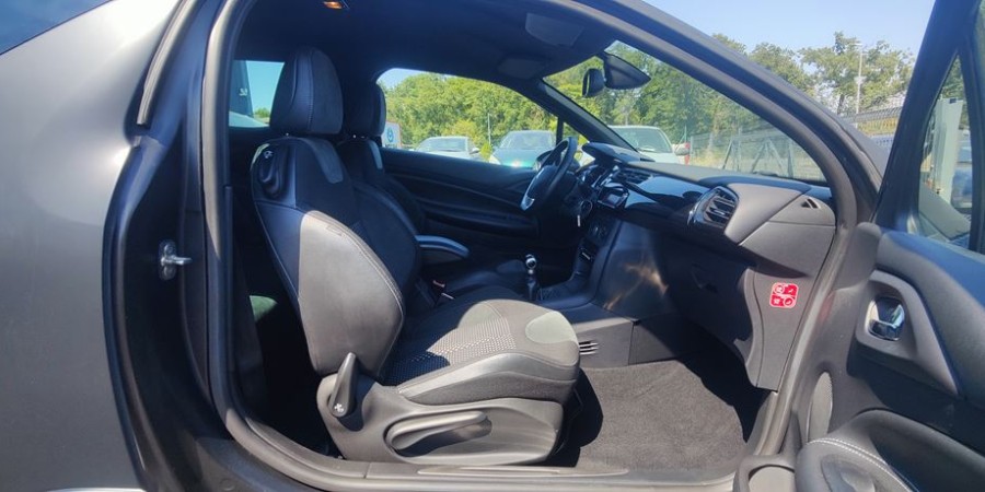 Citroën DS3 ALL BLACK MAT EDITION 1.4 VTI 95 CV / CHIC