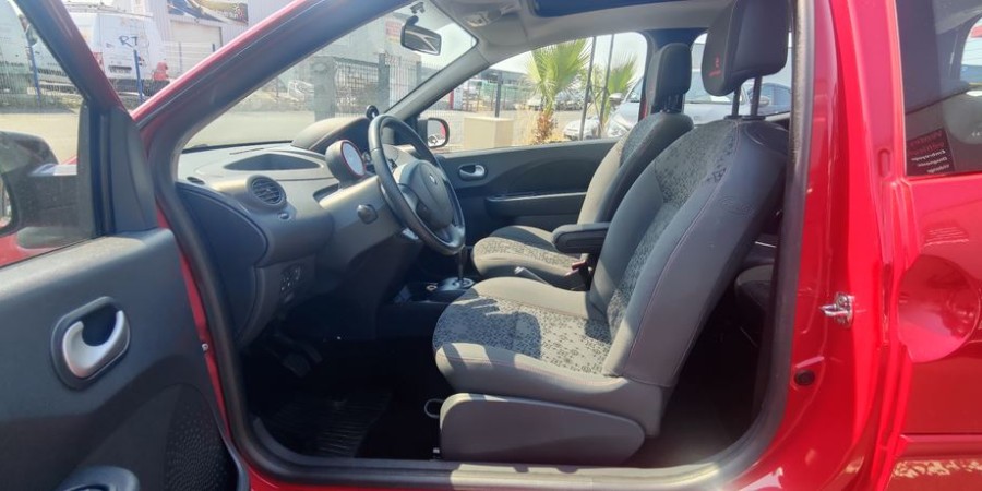 Renault Twingo II 1.2 I 75 CV / DYNAMIQUE