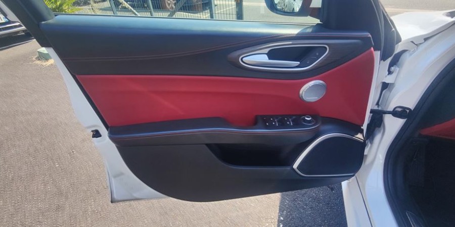 Alfa Romeo Giulia 2.2 JTD 180 CV / SPORT