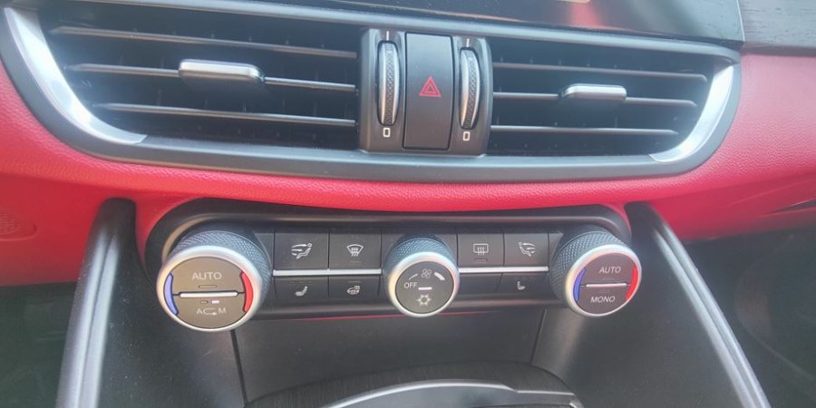 Alfa Romeo Giulia 2.2 JTD 180 CV / SPORT
