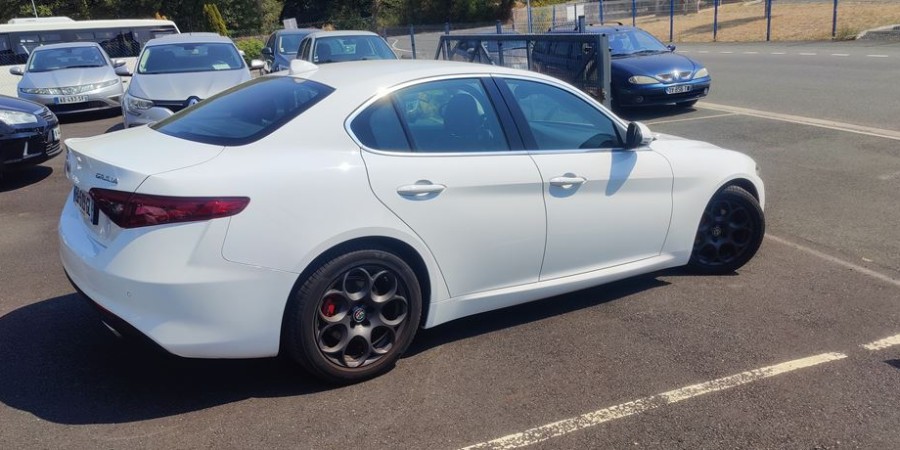 Alfa Romeo Giulia 2.2 JTD 180 CV / SPORT