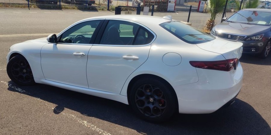 Alfa Romeo Giulia 2.2 JTD 180 CV / SPORT