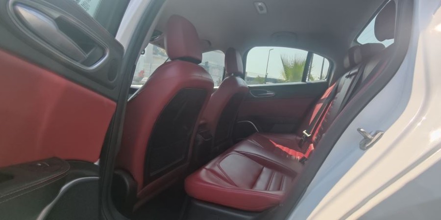 Alfa Romeo Giulia 2.2 JTD 180 CV / SPORT