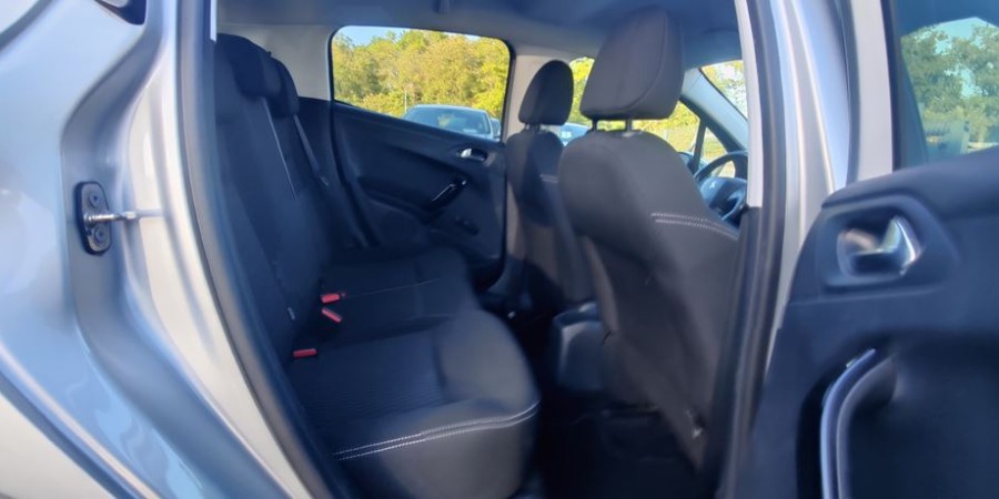 Peugeot 208 PHASE 2 DISTRIBUTION NEUVE 1.6 BLUE-HDI 100 CV / STYLE