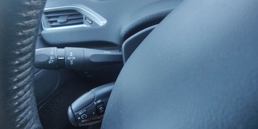 Peugeot 208 PHASE 2 DISTRIBUTION NEUVE 1.6 BLUE-HDI 100 CV / STYLE