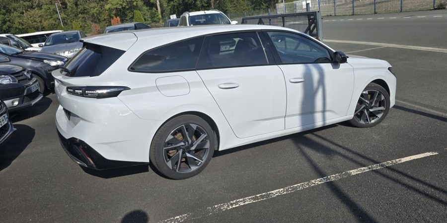 Peugeot 308 II EAT 8 1ERE MAIN SW 1.5 BLUE-HDI 130 CV / ALLURE PACK