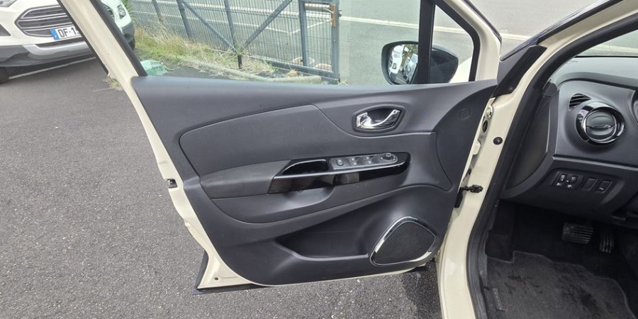 Renault Captur EDC6 1.2 TCE 120 / INTENS